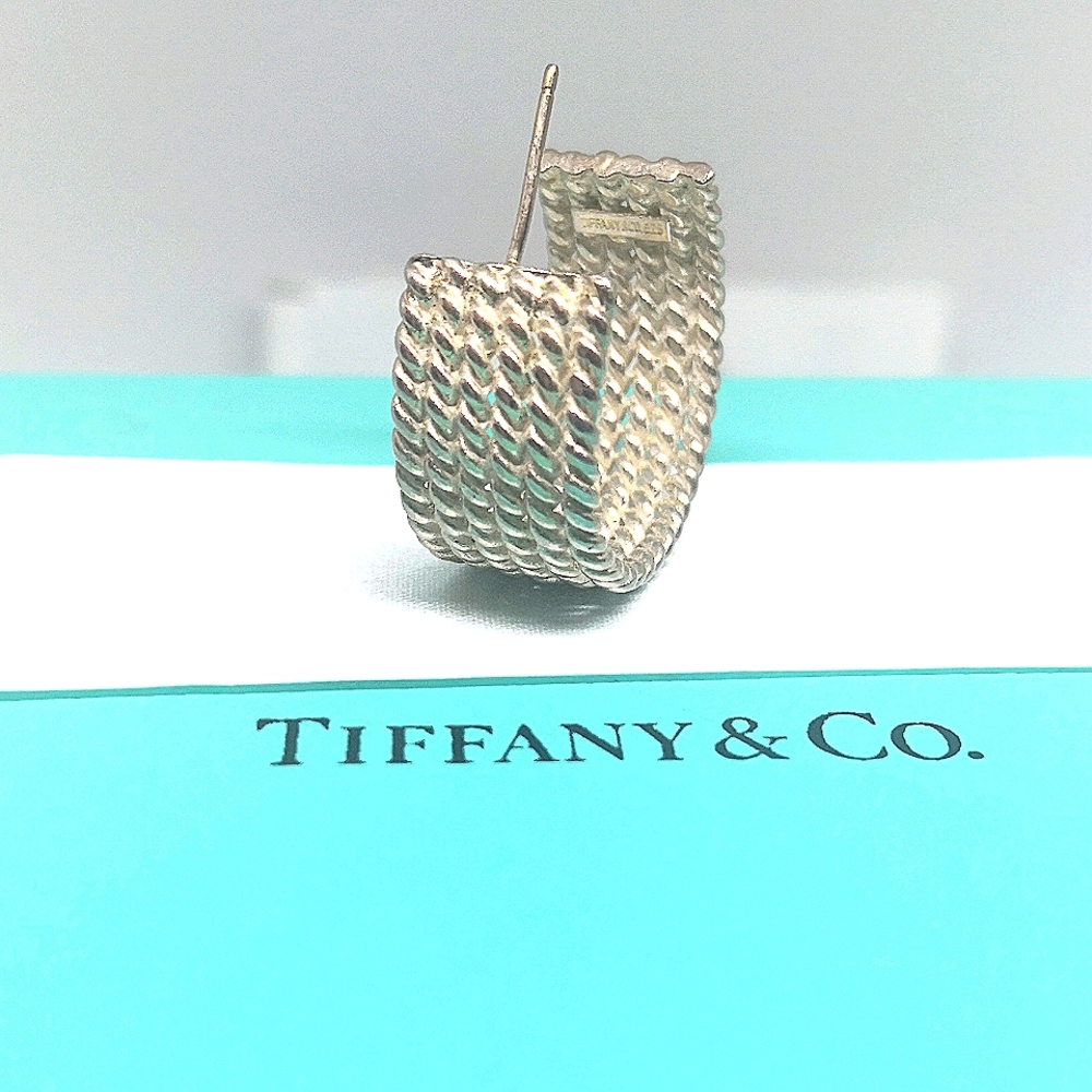 . Tiffany ❣️💕❤️ Single earrings. Silver